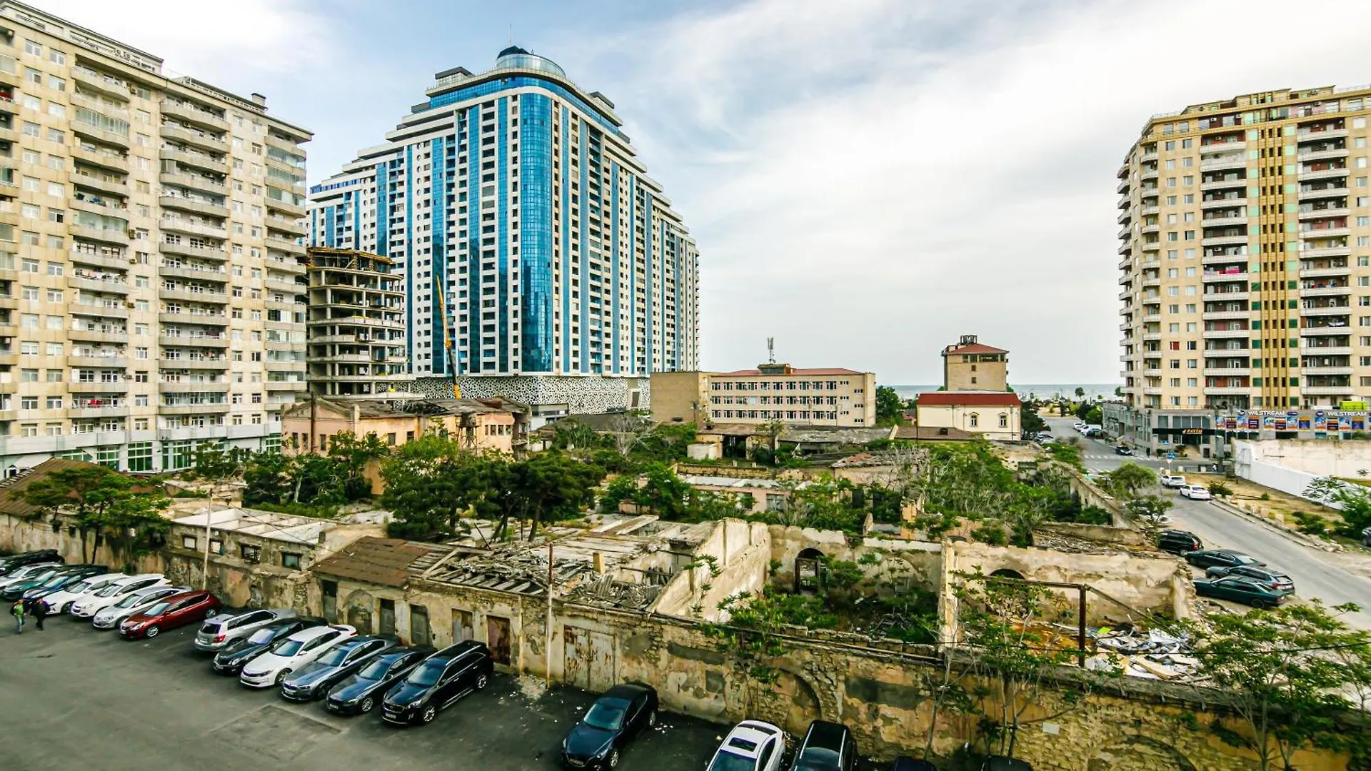 Boulevard Side Apartment Baku